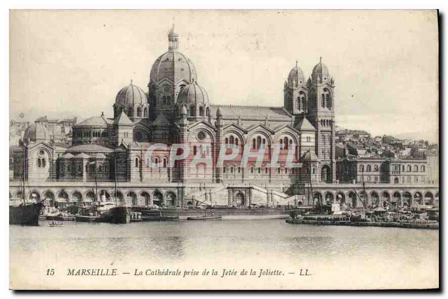 CPA Marseille La Cathedrale prise de la Jetee de la Joliette
