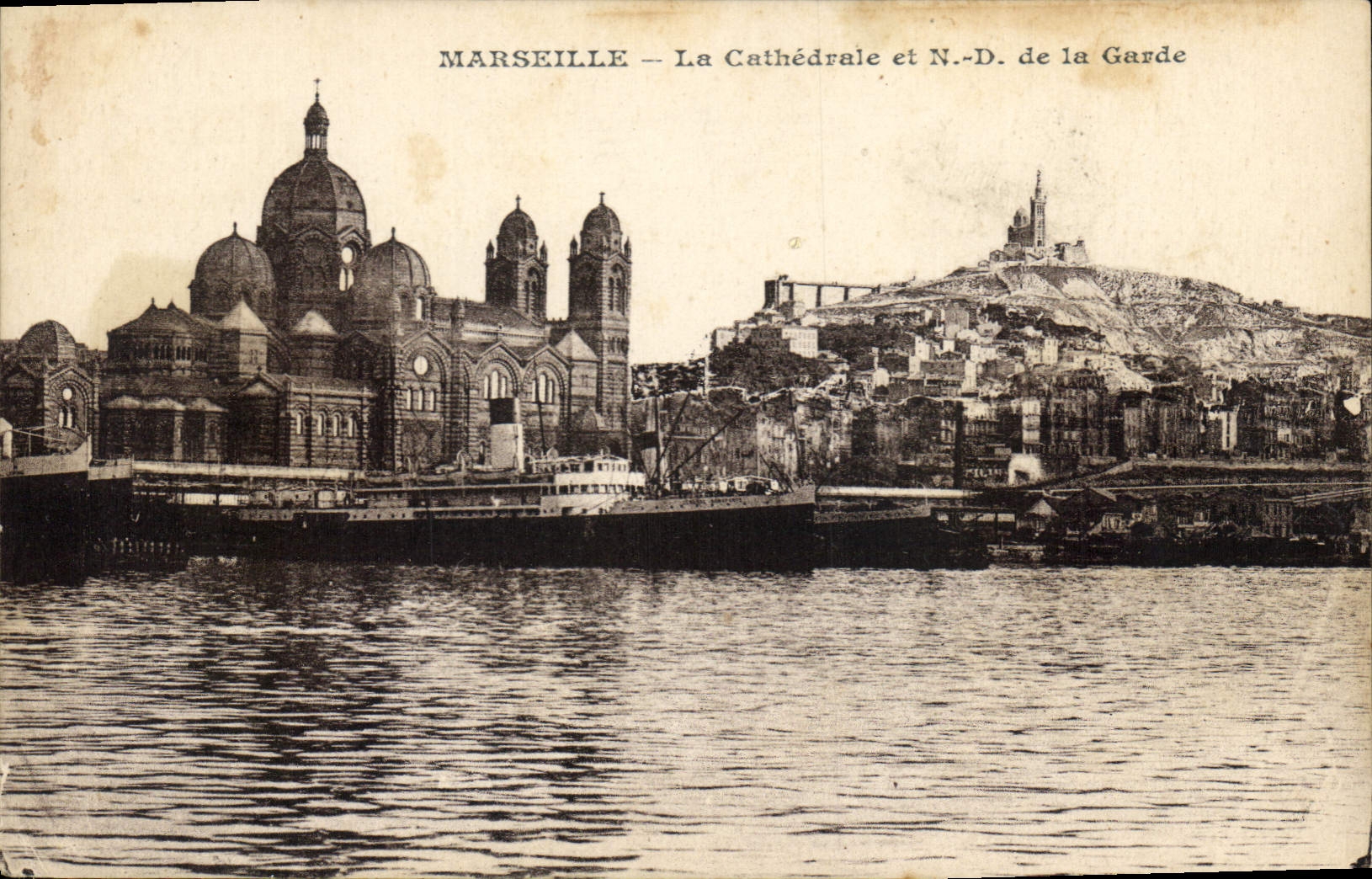 CPA Marseille La Cathedrale et N D de la Garde
