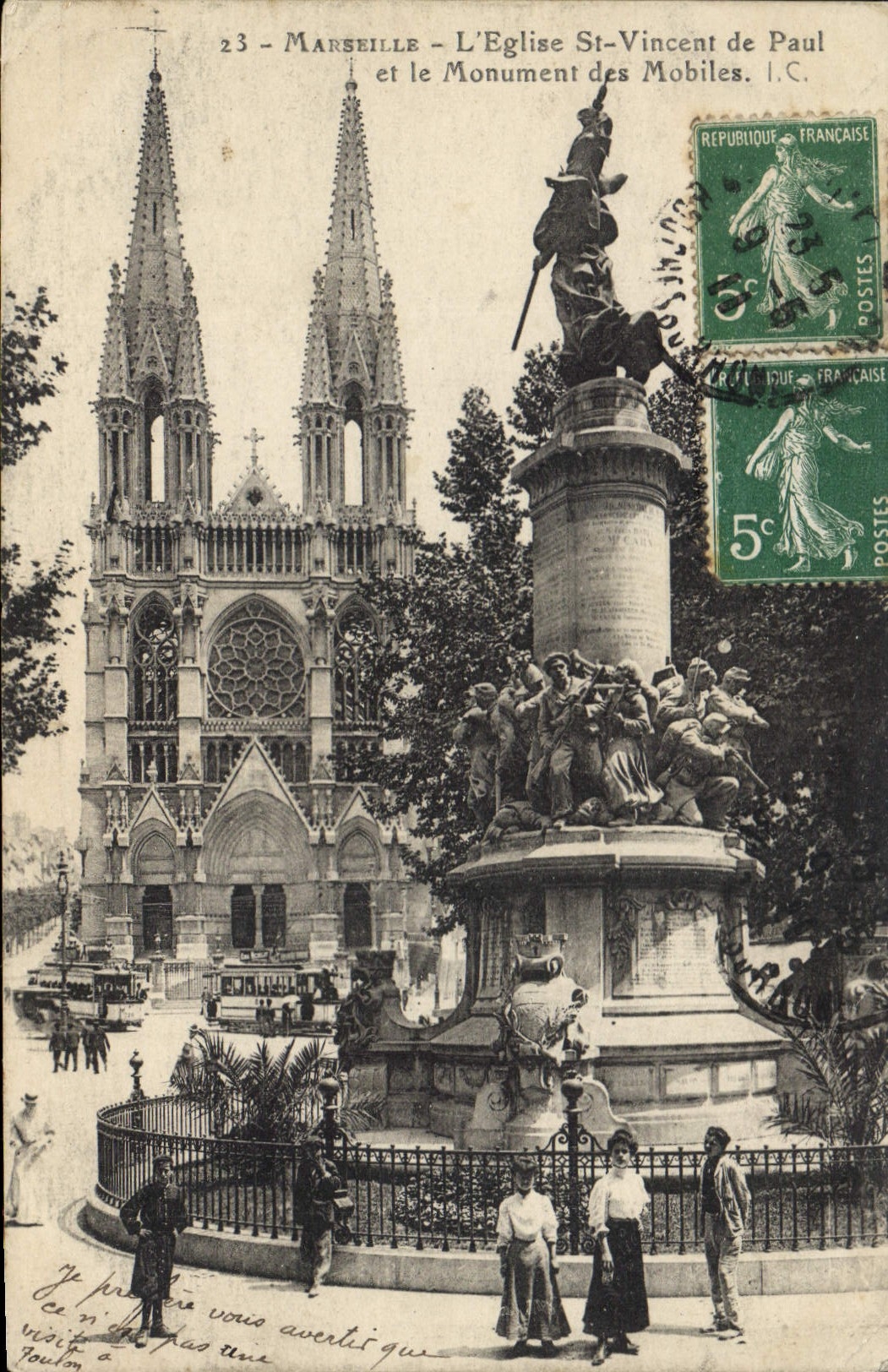 CPA Marseille L'Eglise St Vincent de Paul et le Monument des Mobiles