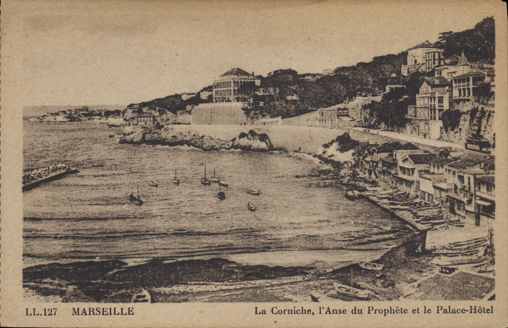 CPA Marseille La Corniche l'Anse du Prohete et le Palace Hotel