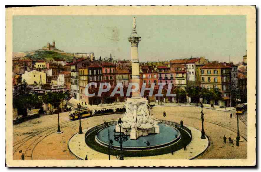 CPA Marseille Place Castellane et Fontaine Cantini avec vue sur N D de la Garde