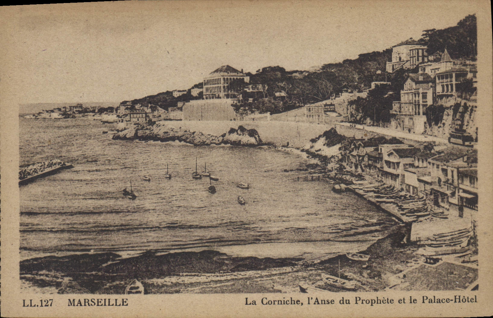 CPA Marseille La Corniche l'Anse du Prophete et le Palace Hotel