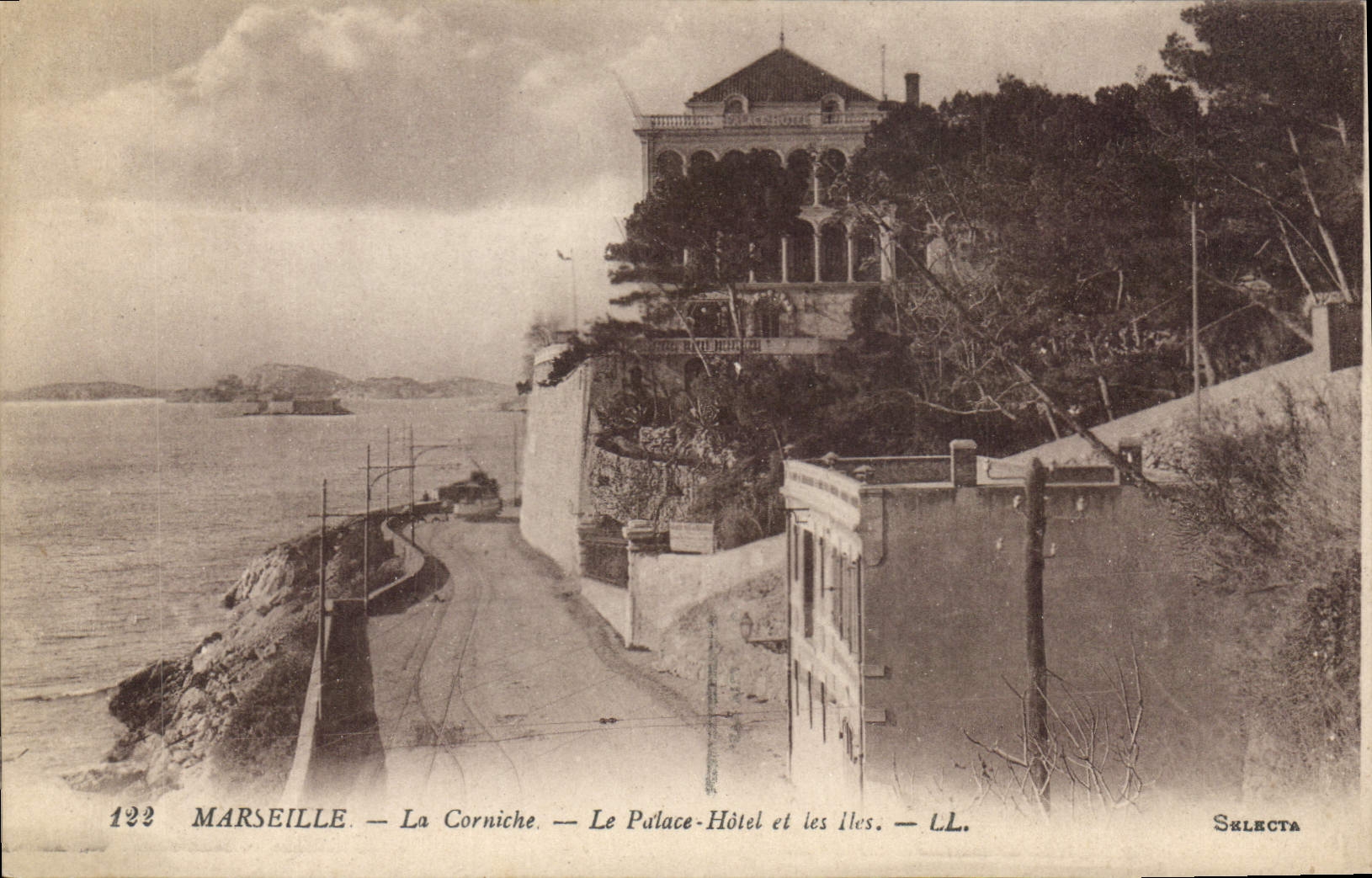 CPA Marseille La Corniche Le Palace Hotel et les Iles