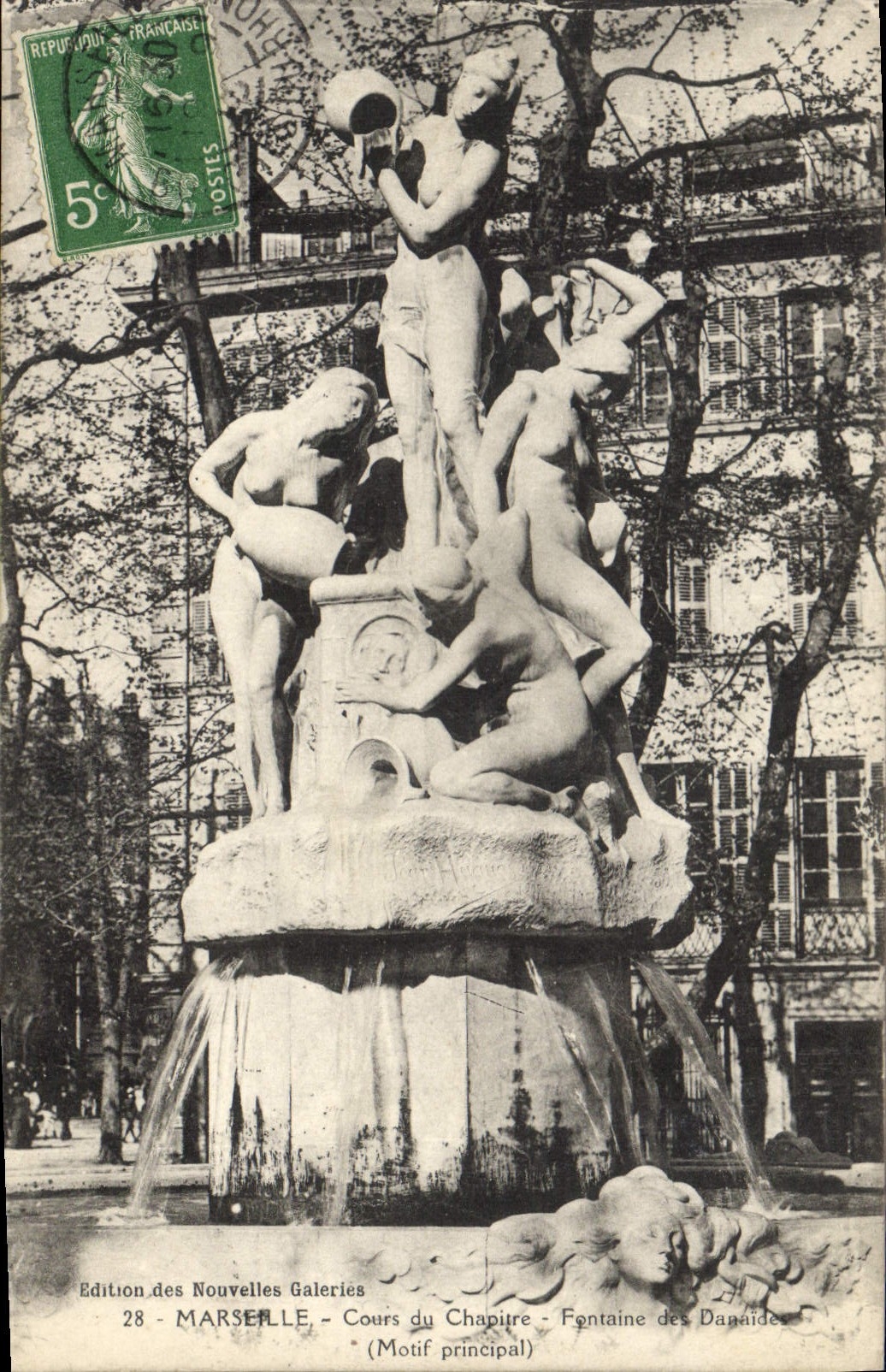 CPA Marseille Cours du CHapitre Fontaine des Danaides (Motif principal)
