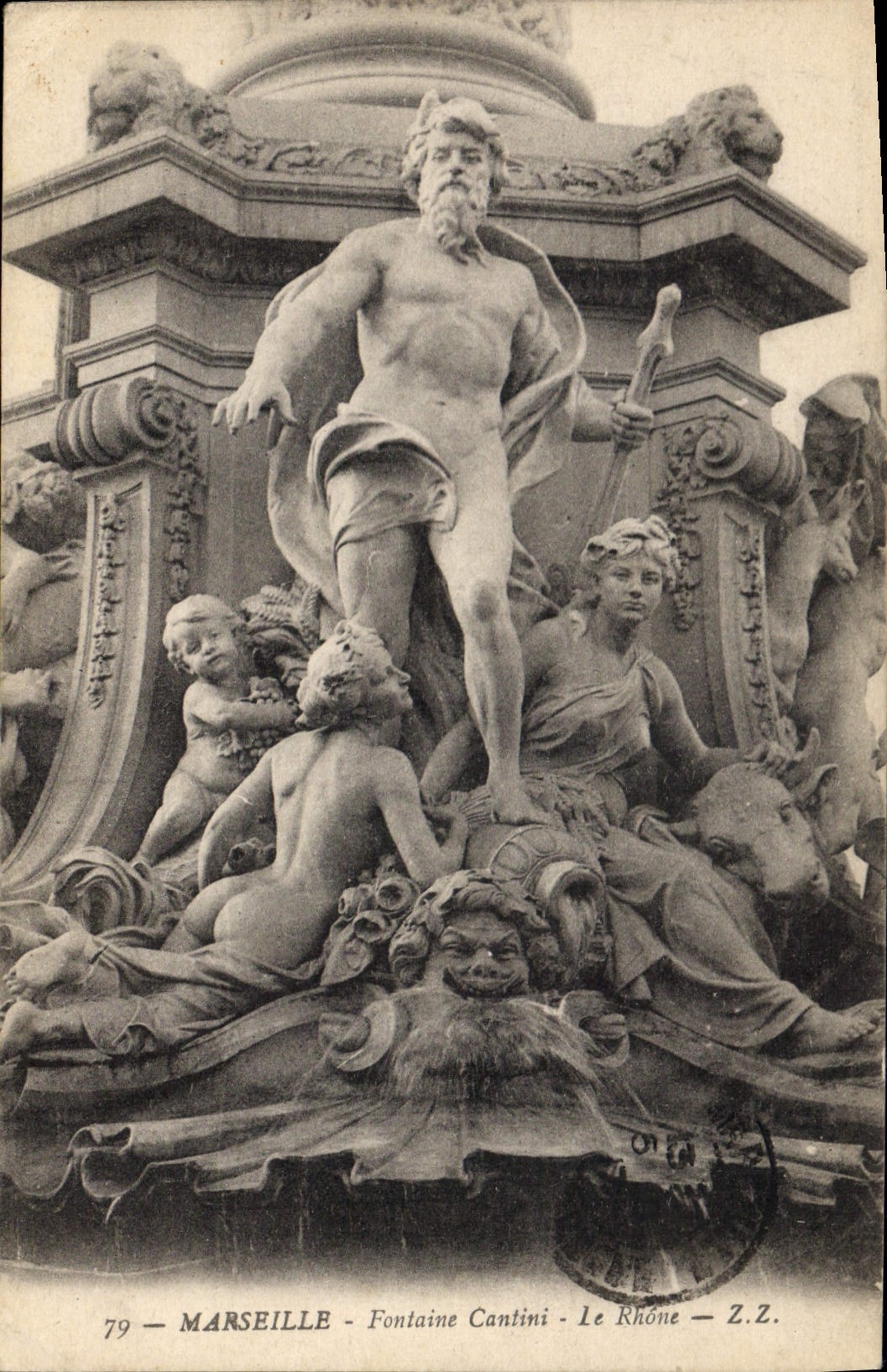 CPA Marseille Monument des Mobiles et l'Eglise des Reformes