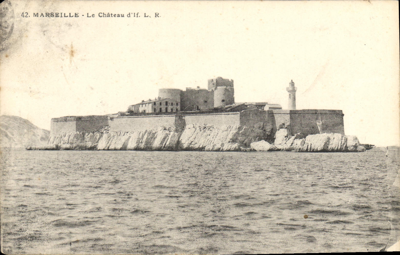 CPA Marseille Vue generale sur de Notre Dame de la Garde