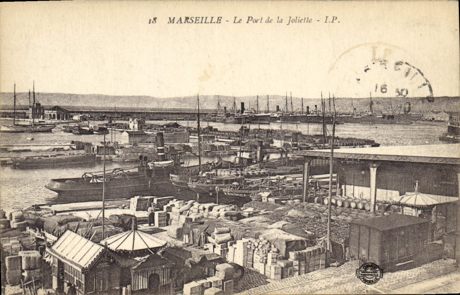 CPA Marseille Le Port de la Joliette Bateaux