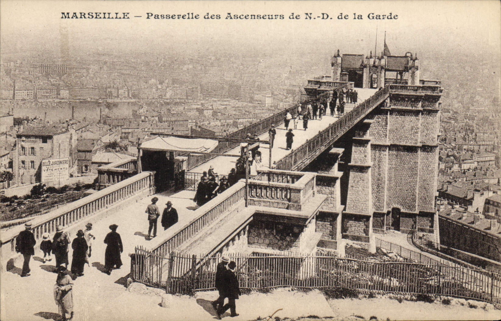 CPA Marseille Passerelle des Ascenseurs de N D de la Garde