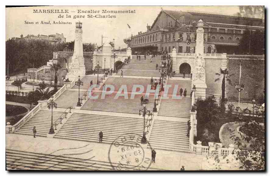 CPA Marseille Escalier Monument de la gare St Charles