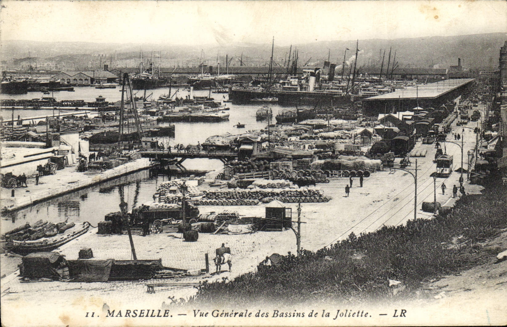 CPA Marseille Vue generale de la Joliette