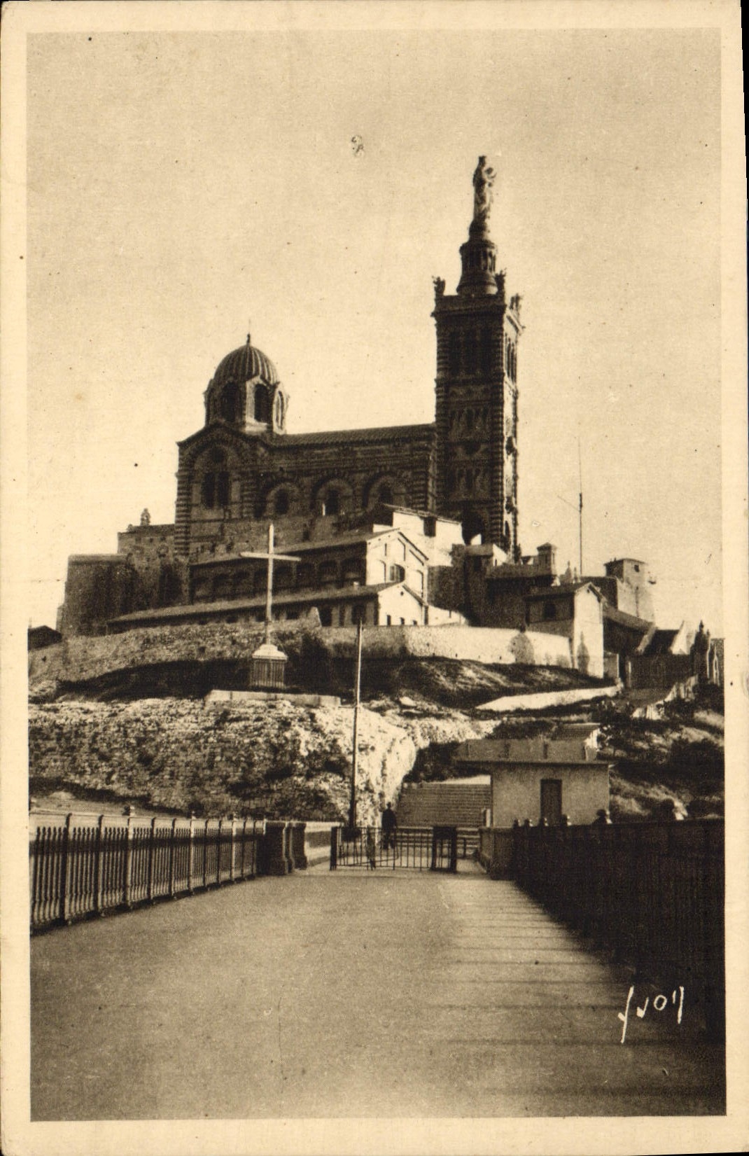 CPA Marseille N D de la Garde Vignette ND de la Garde