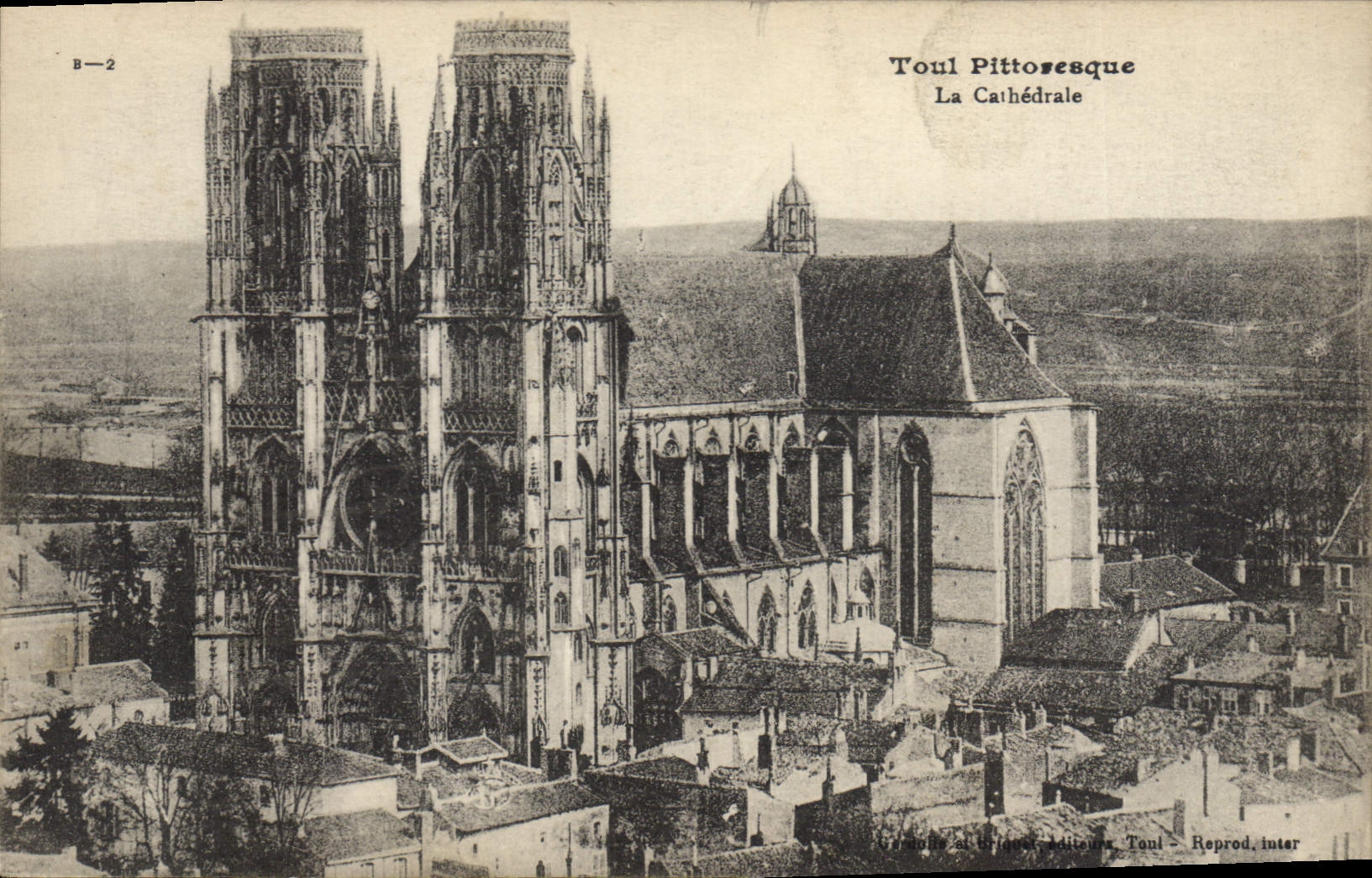 CPA Toul Pittoresque La Cathedrale