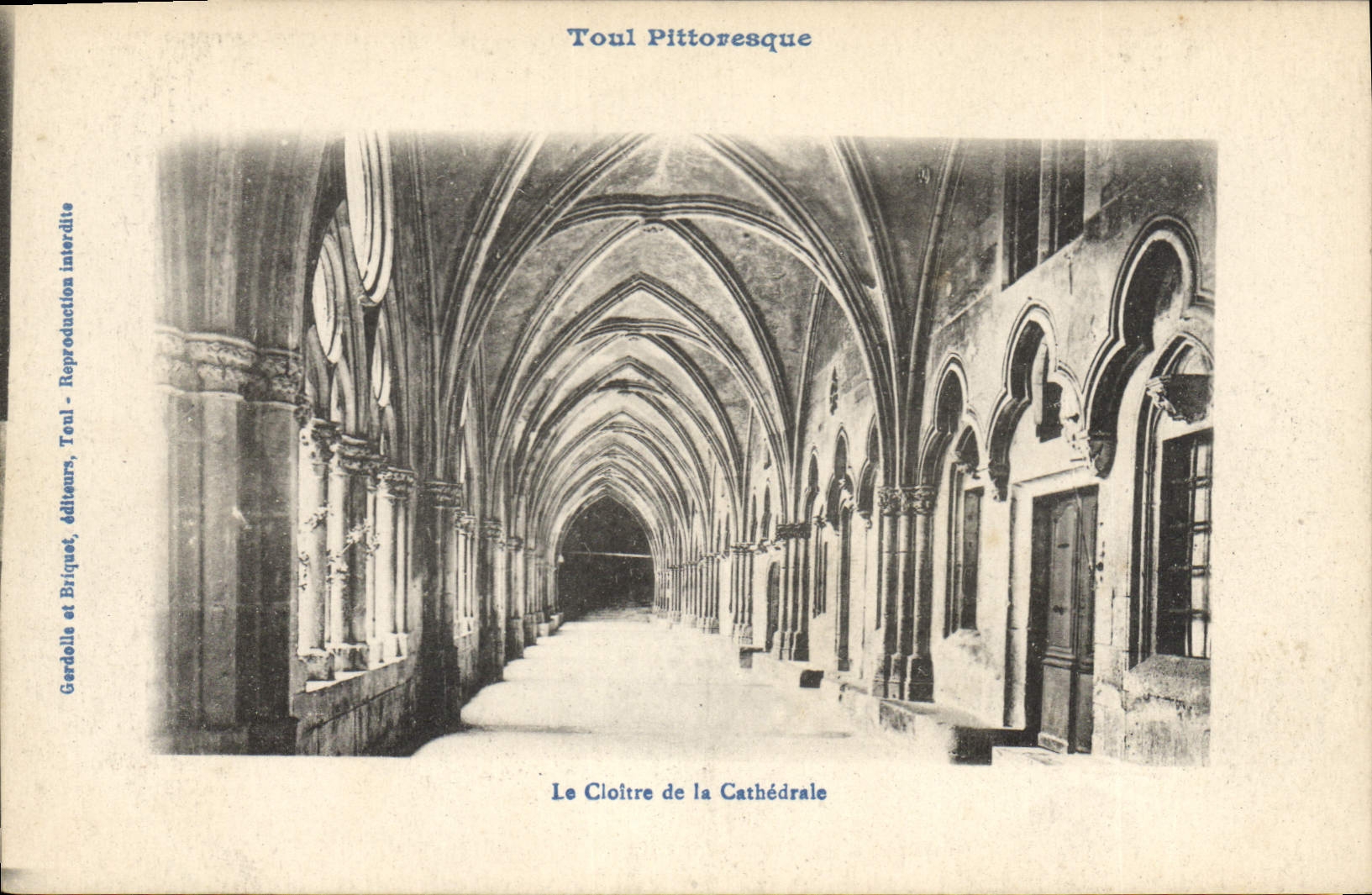 CPA Toul Pittoresque Le Cloitre de la Cathedrale