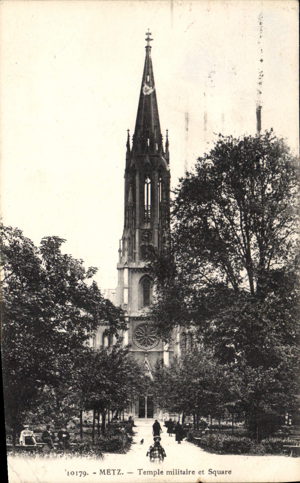 CPA Metz Temple militaire et Square