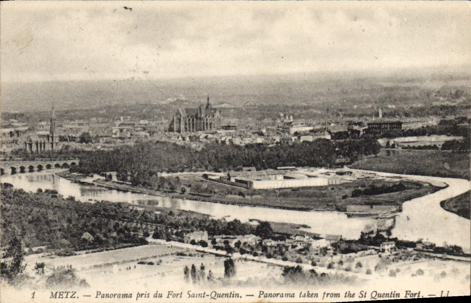CPA Metz Panorama pris du Fort Saint Quentin