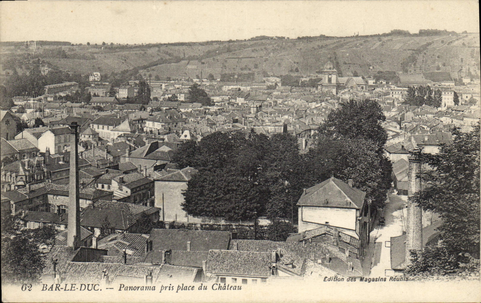 CPA Bar le Duc Panorama pris place du Chateau