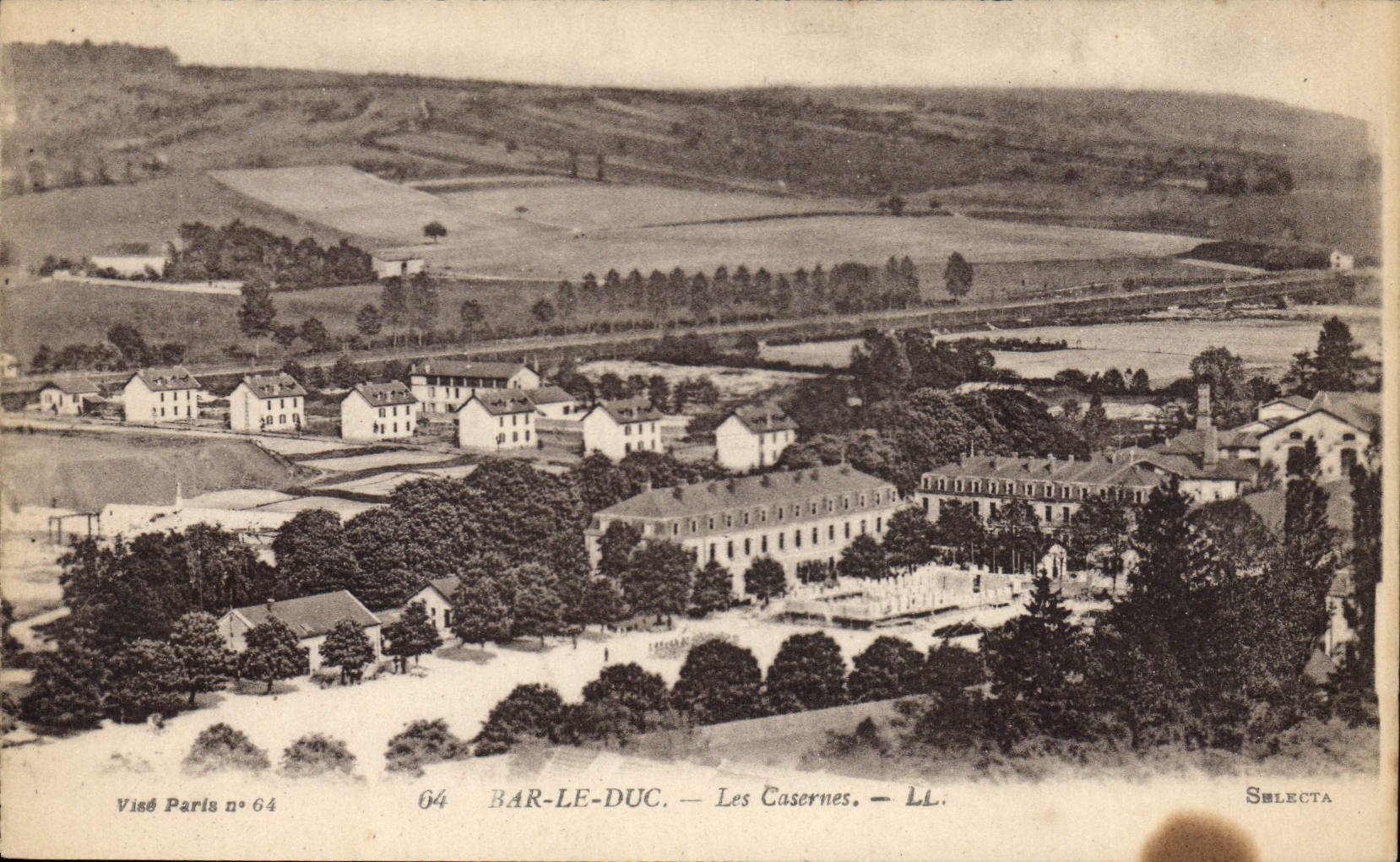 CPA Bar le Duc Les Casernes
