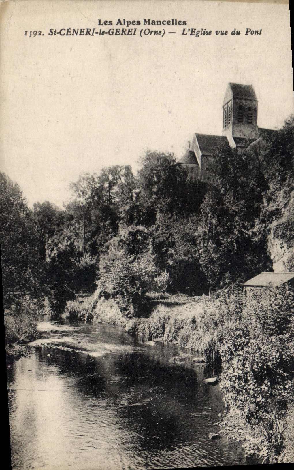 St-Céneri-le-Gerei (Orne) — L'Église vue du Pont — Payy-Legard, éditeur
