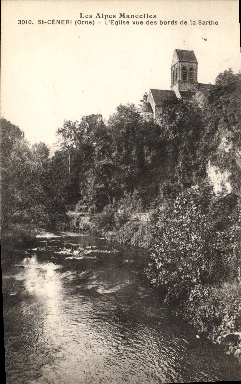 CPA Les Alpes Mancelles St Ceneri  le Gerei (Orne) L'Eglise vue des bords de la Sarthe