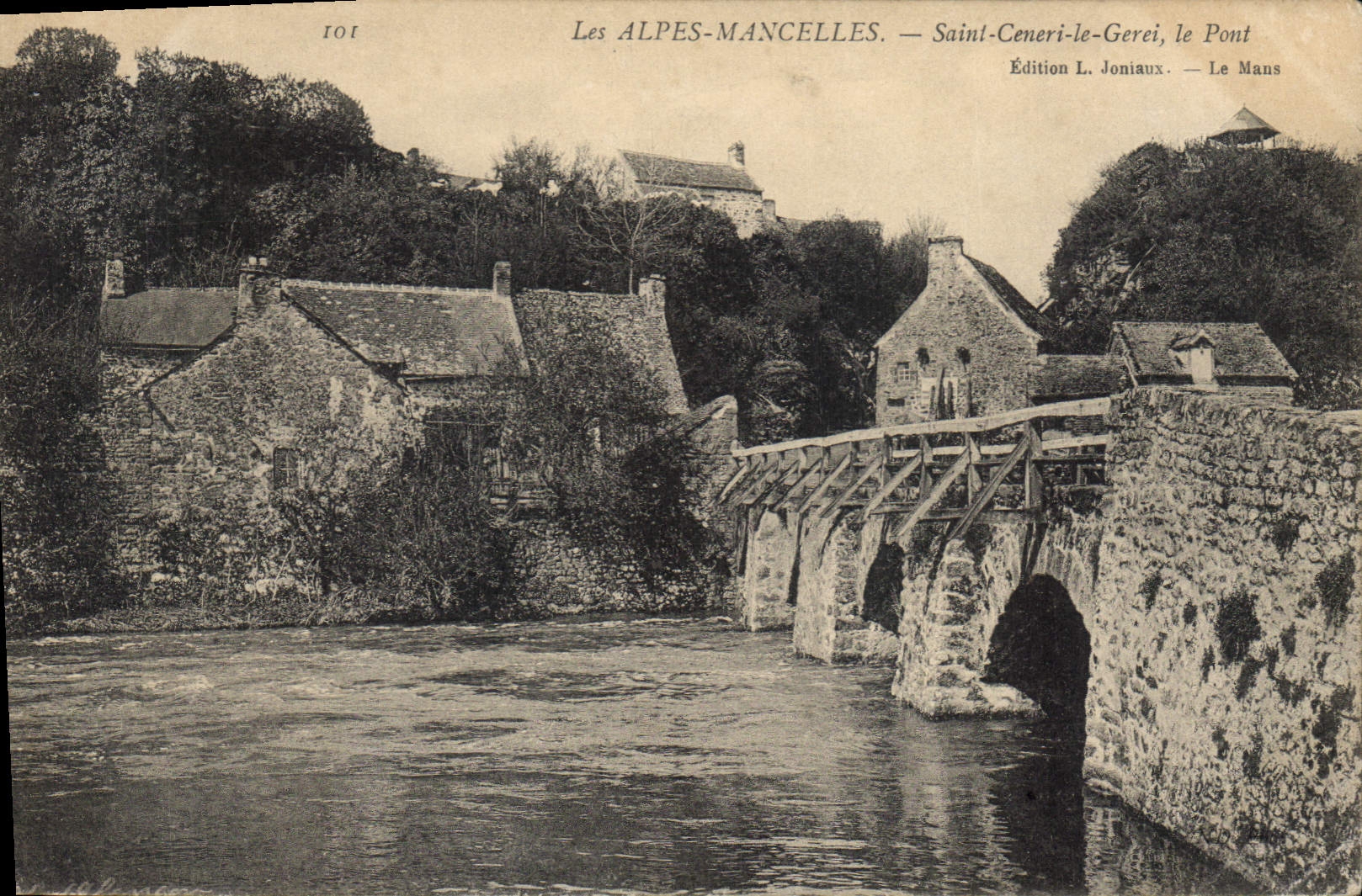 CPA Les Alpes Mancelles St Ceneri  le Gerei (Orne) Le Pont