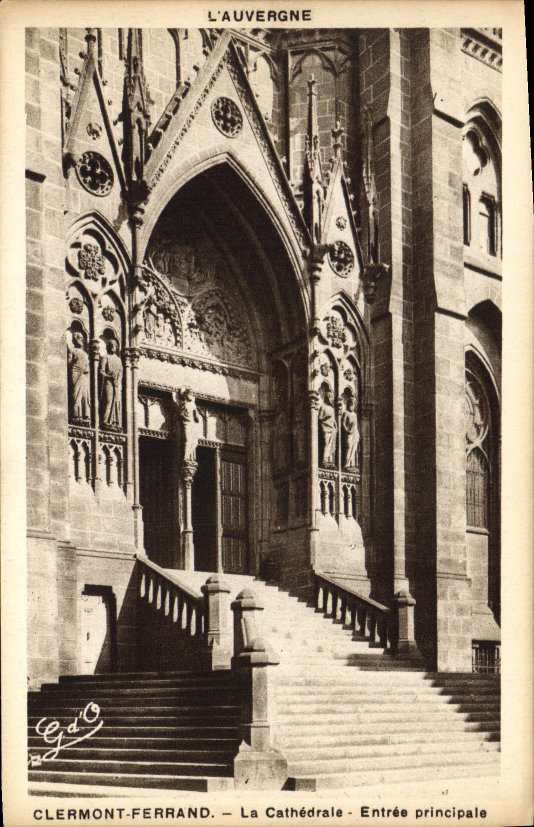 CPA Clermont Ferrand La Cathedrale Entree Principale 