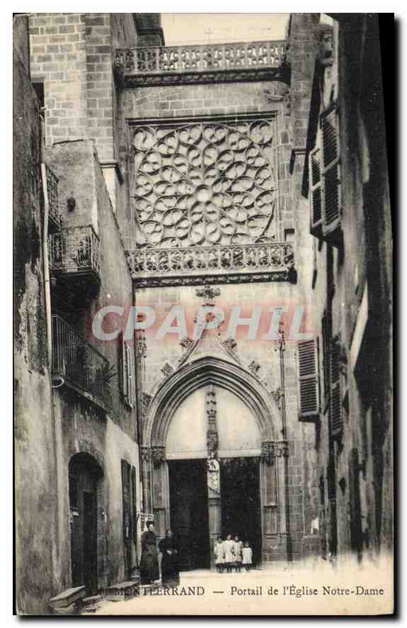 CPA Clermont Ferrand Portail de l'Eglise Notre Dame 
