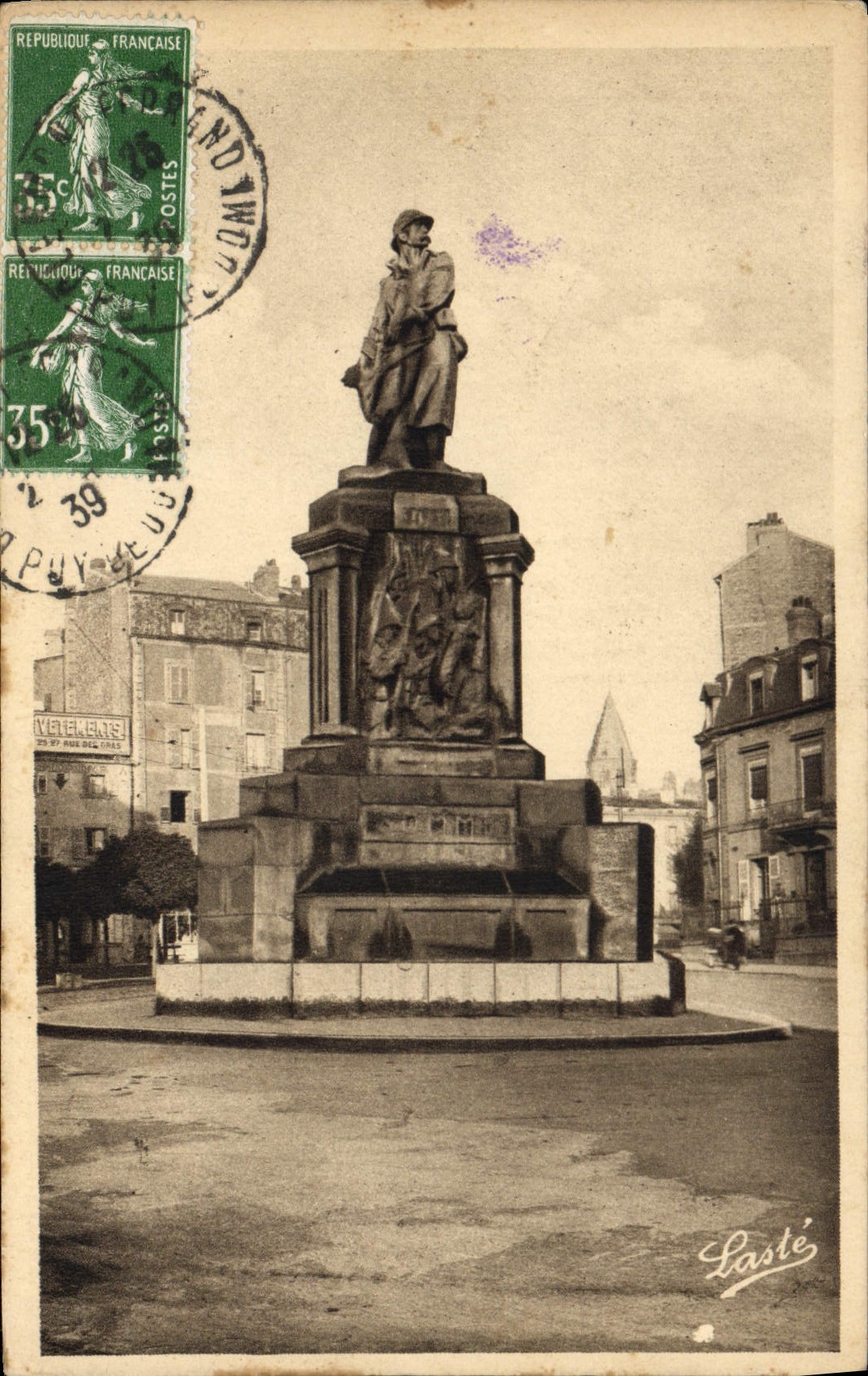 CPA Clermont Ferrand Monument aux Combattants 