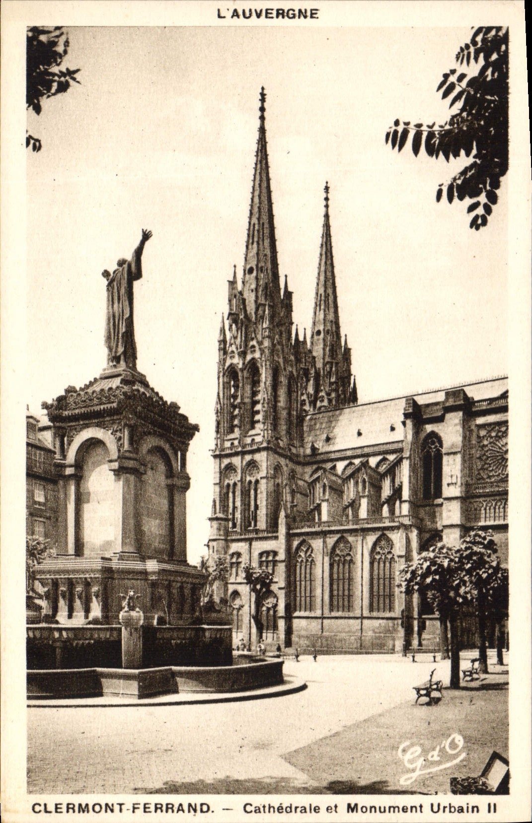 Clermont-Ferrand — Cathédrale et Monument Urbain II — J. Gouttefanges, édit. (P.-d.-D.)