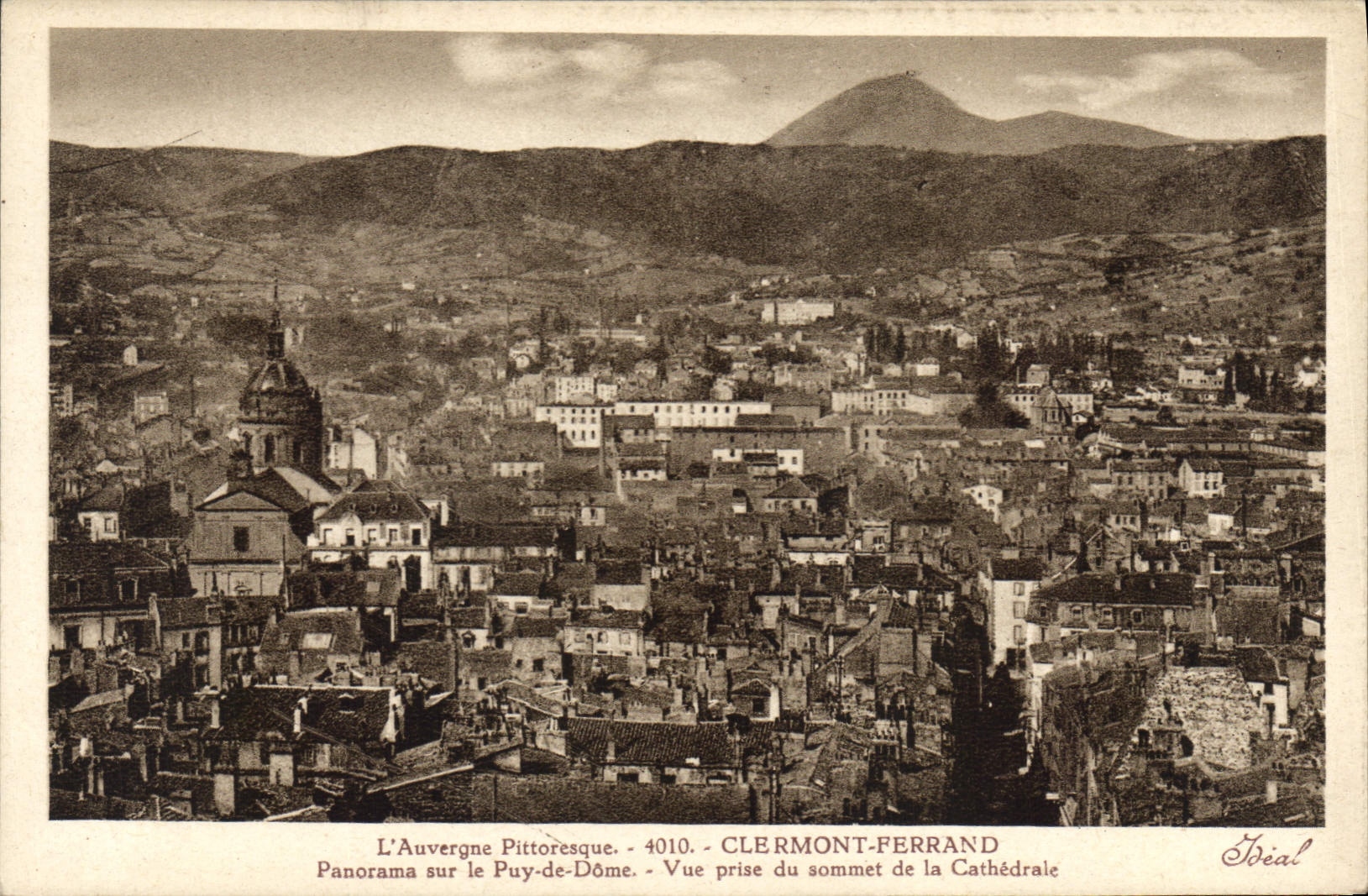 CPA Clermont Ferrand Panorama sur le Puy de Dome Vue prise du sommet de la Cathedrale 