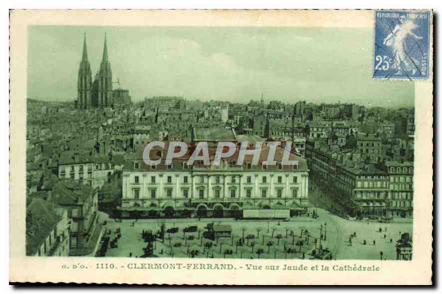 CPA Clermont Ferrand Vue sur Jaude et la Cathedrale 
