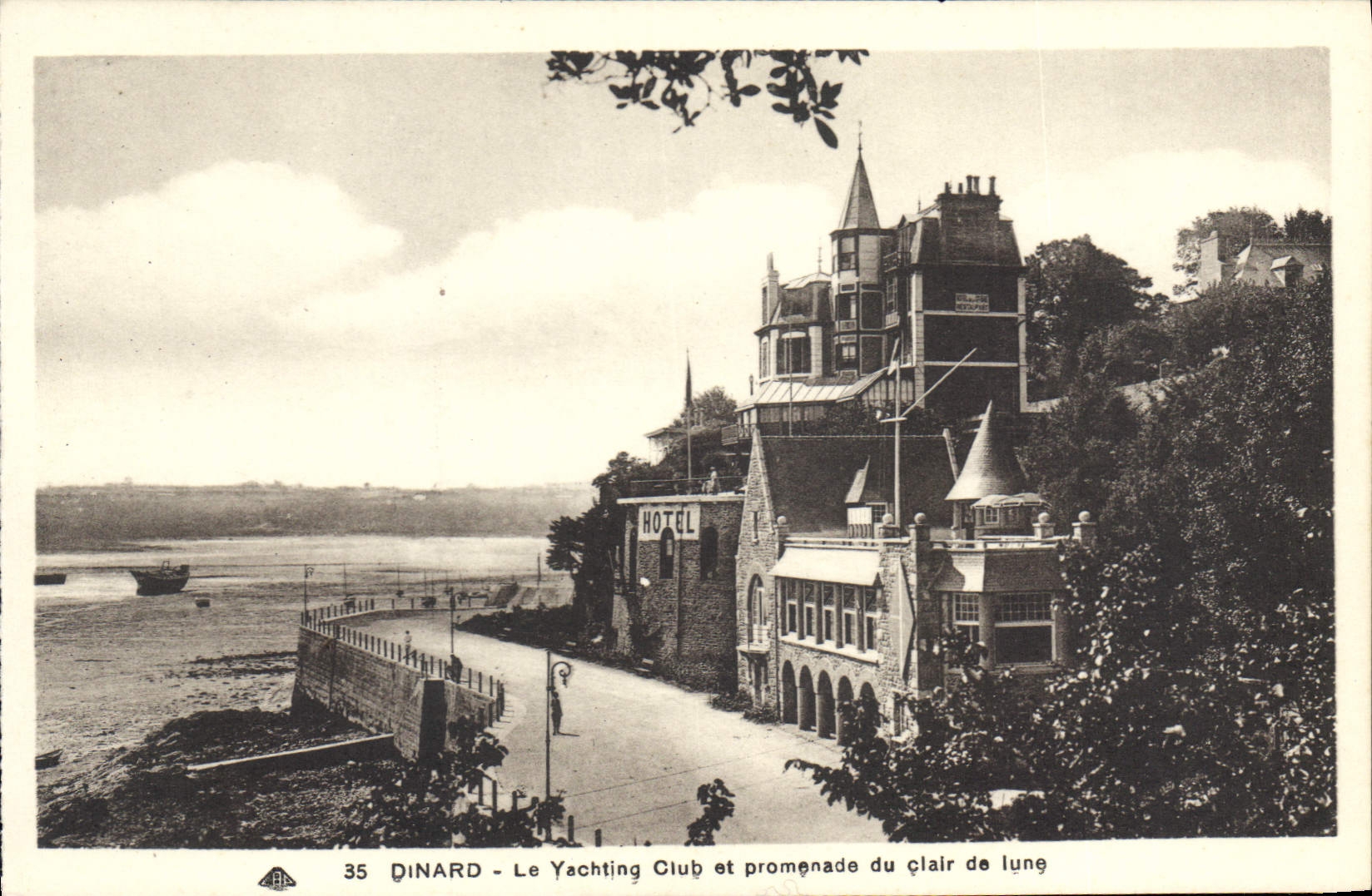 CPA Dinard Le yachting Club et promenade du clair de lune 