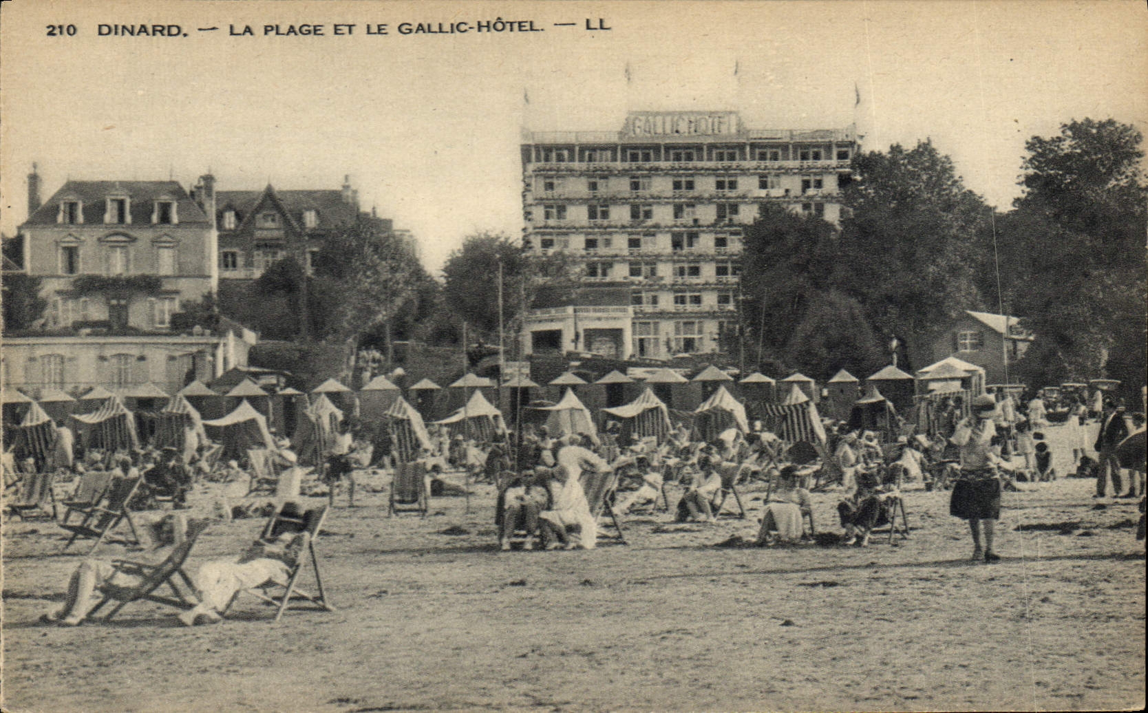 Dinard — La plage et le Gallic-Hôtel — LL