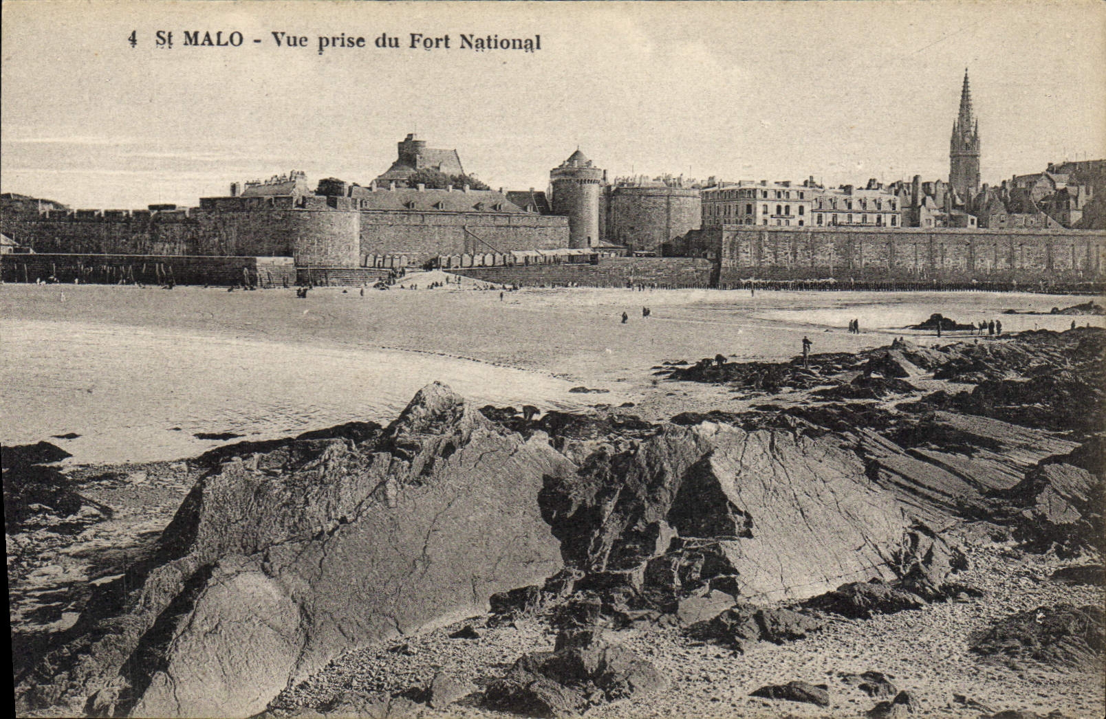 CPA St Malo Vue prise du Fort National 