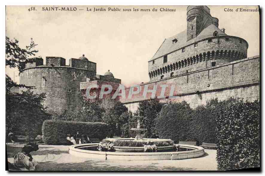 SAINT-MALO — Le Jardin Public sous les murs du Château — Côte d’Émeraude