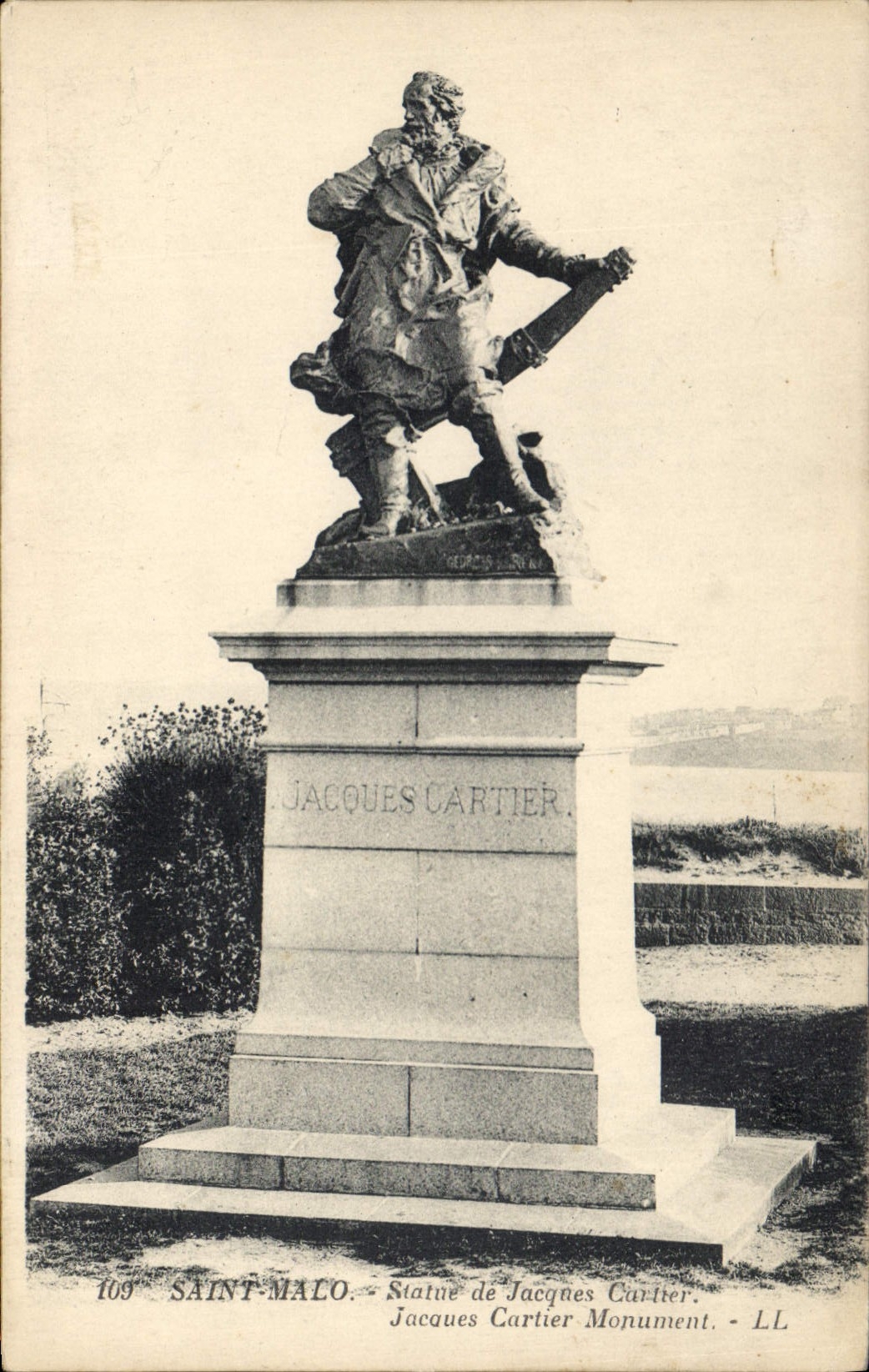 Saint-Malo — Statue de Jacques Cartier — LL