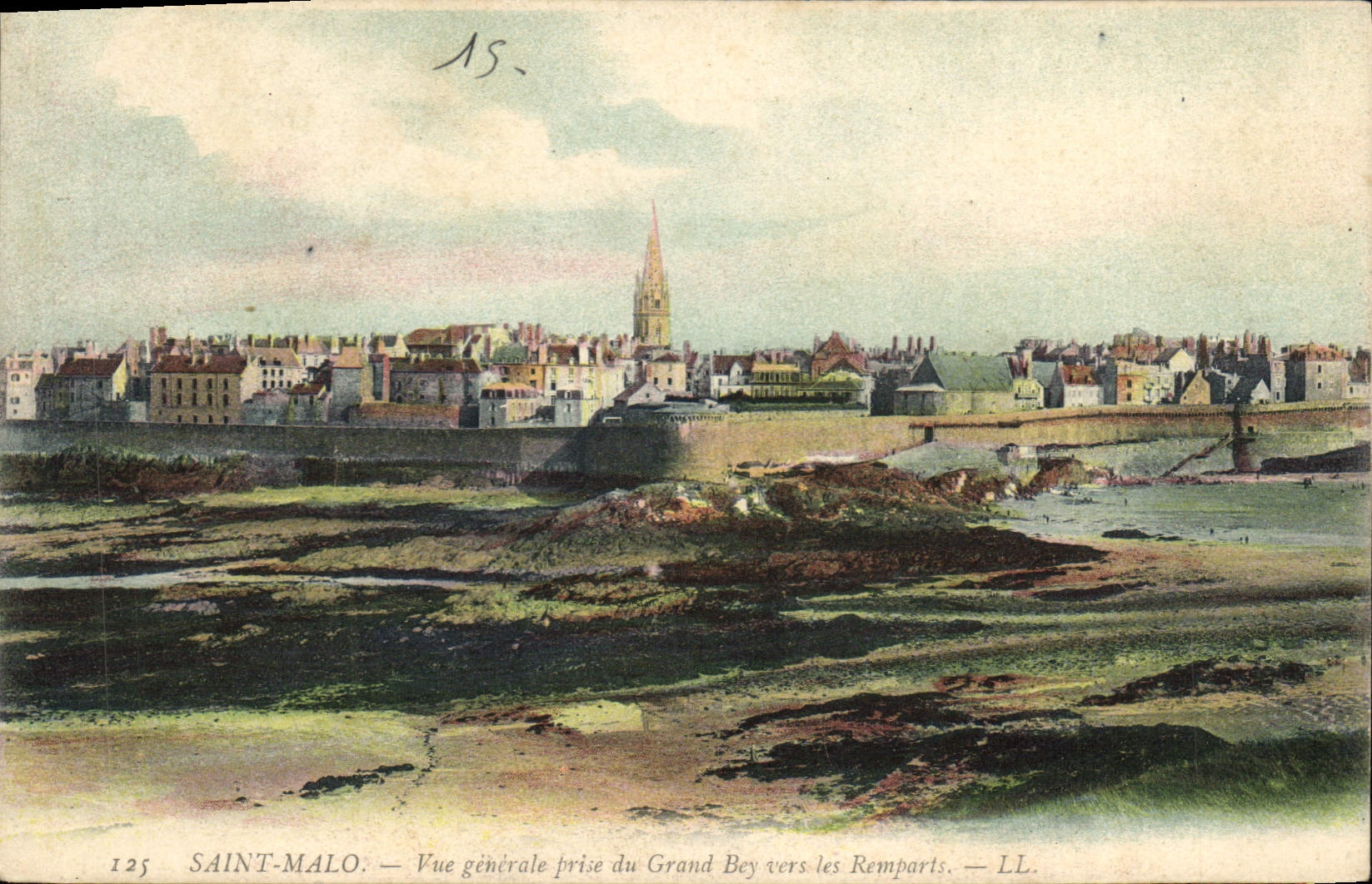 SAINT-MALO — Vue générale prise du Grand Bey vers les Remparts — LL.