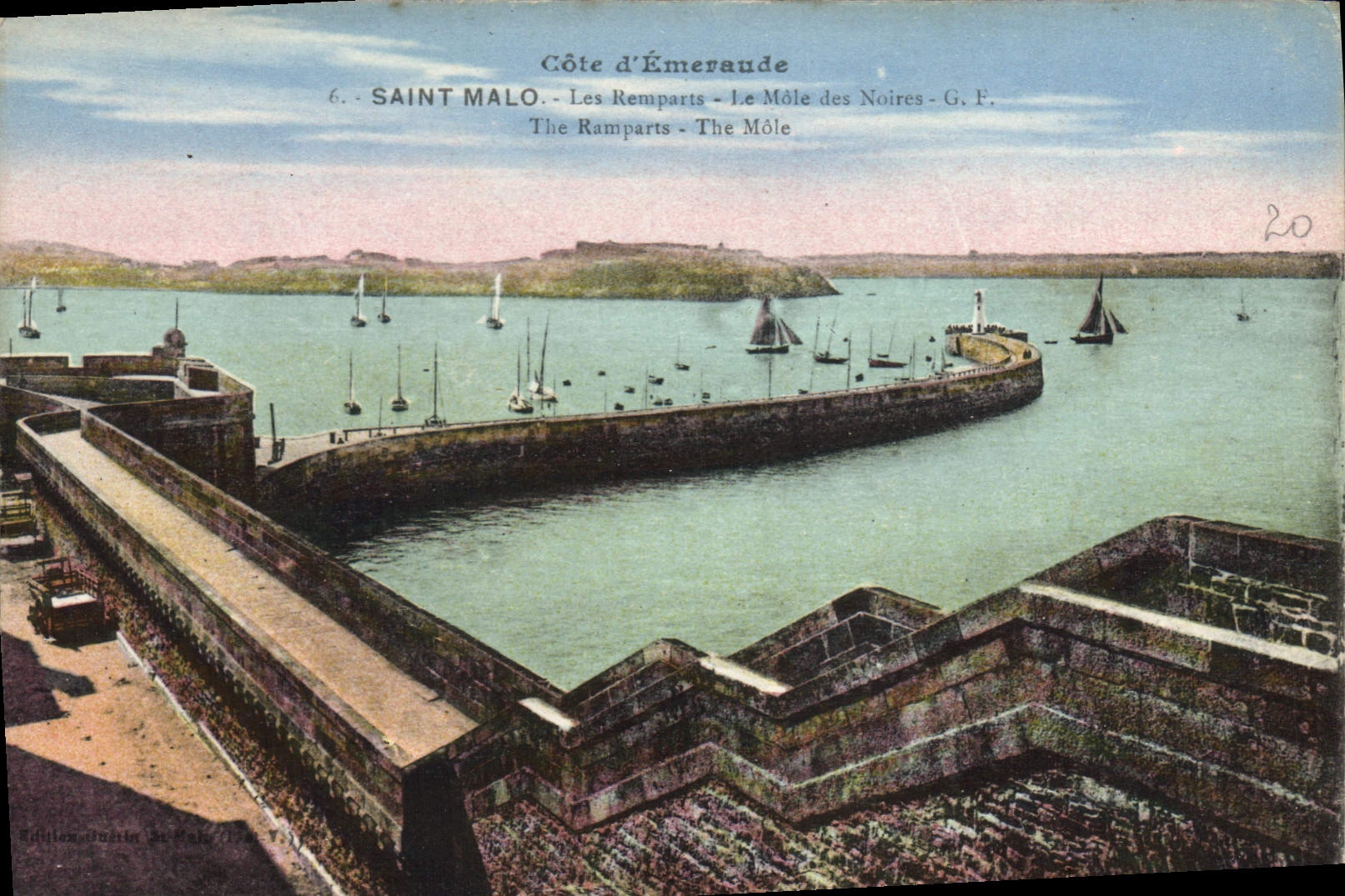 CPA Cote d'Emeraude Saint Malo Les Remparts Le Mole des Noires The Mole 