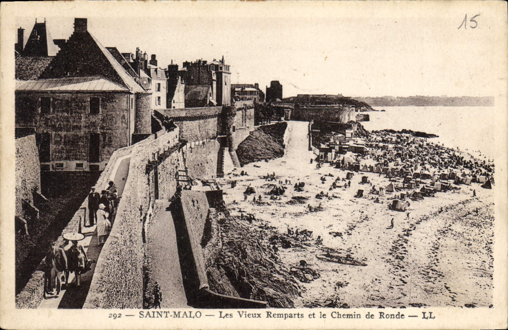 SAINT-MALO — Les Vieux Remparts et le Chemin de Ronde — L.L. n°292