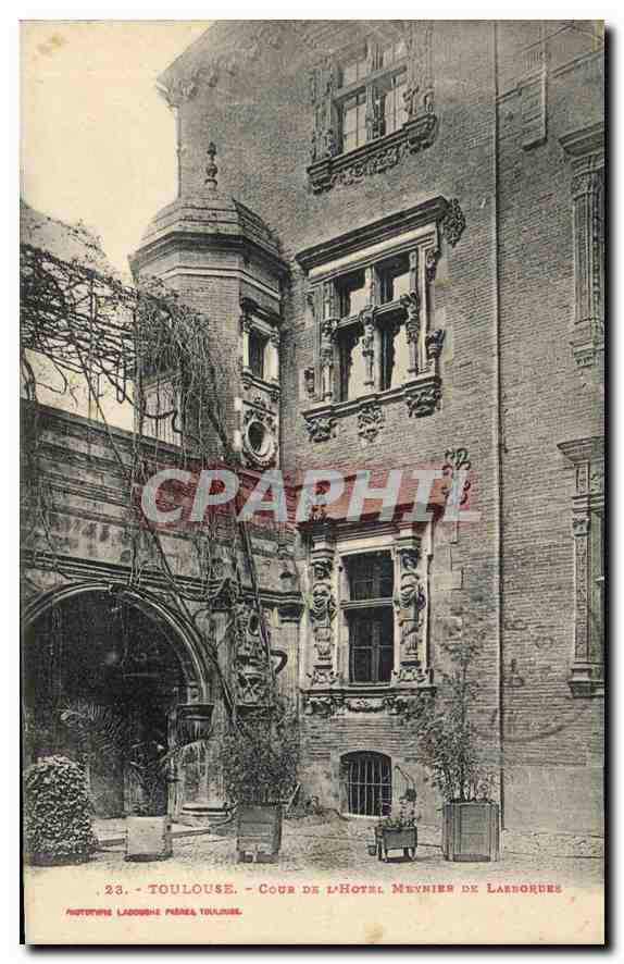 CPA Toulouse Cour de l'Hotel Meynier de Labordes