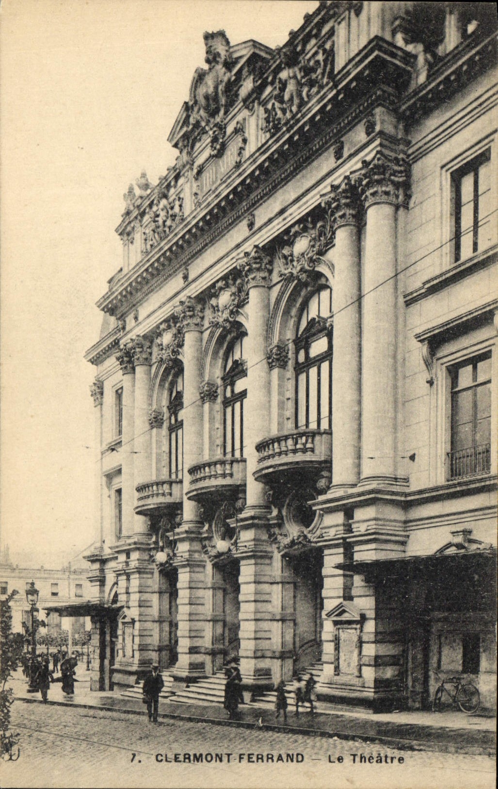 CPA Clermont Ferrand Le Theatre 