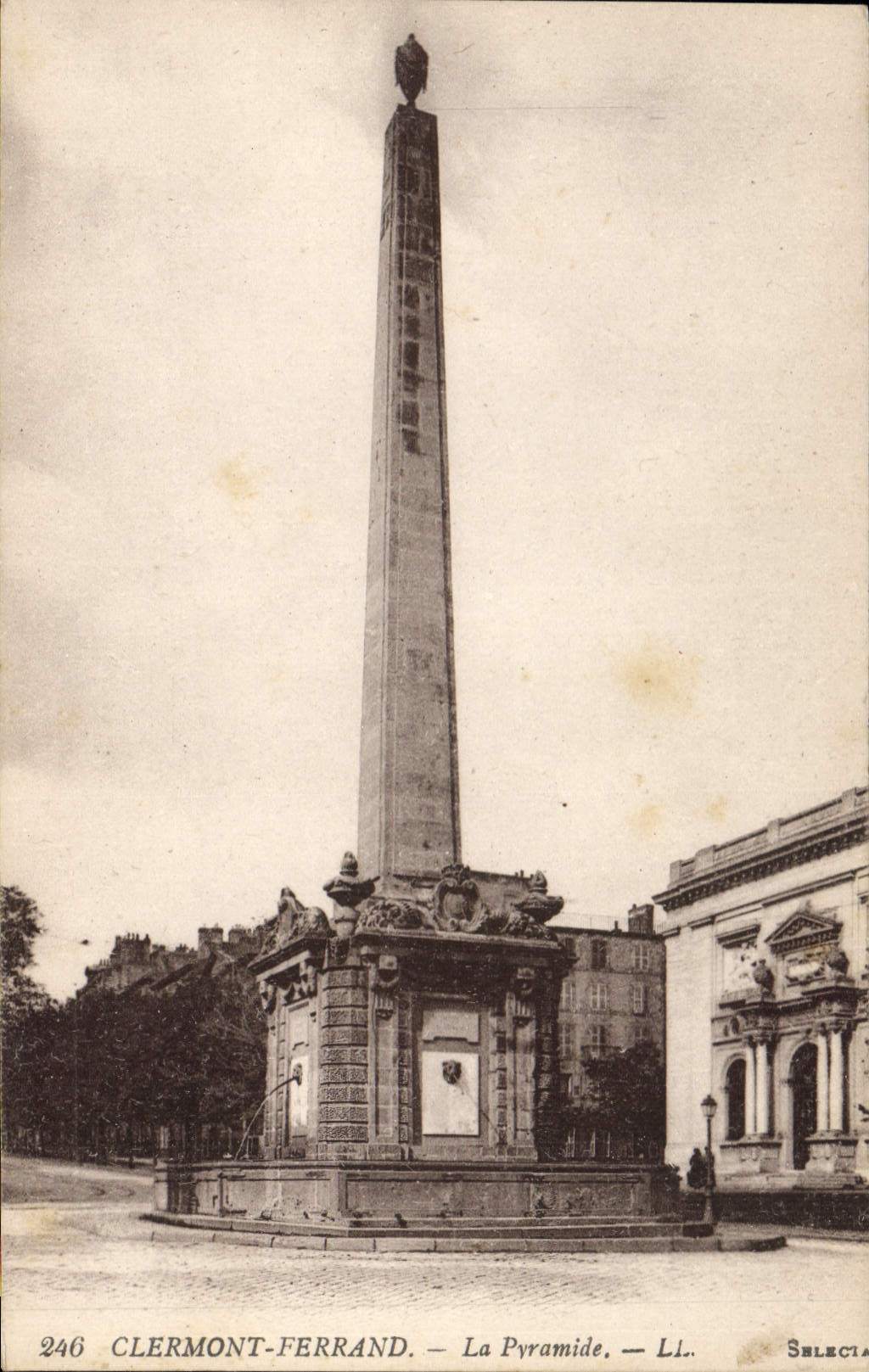 CPA Clermont Ferrand La Pyramide 