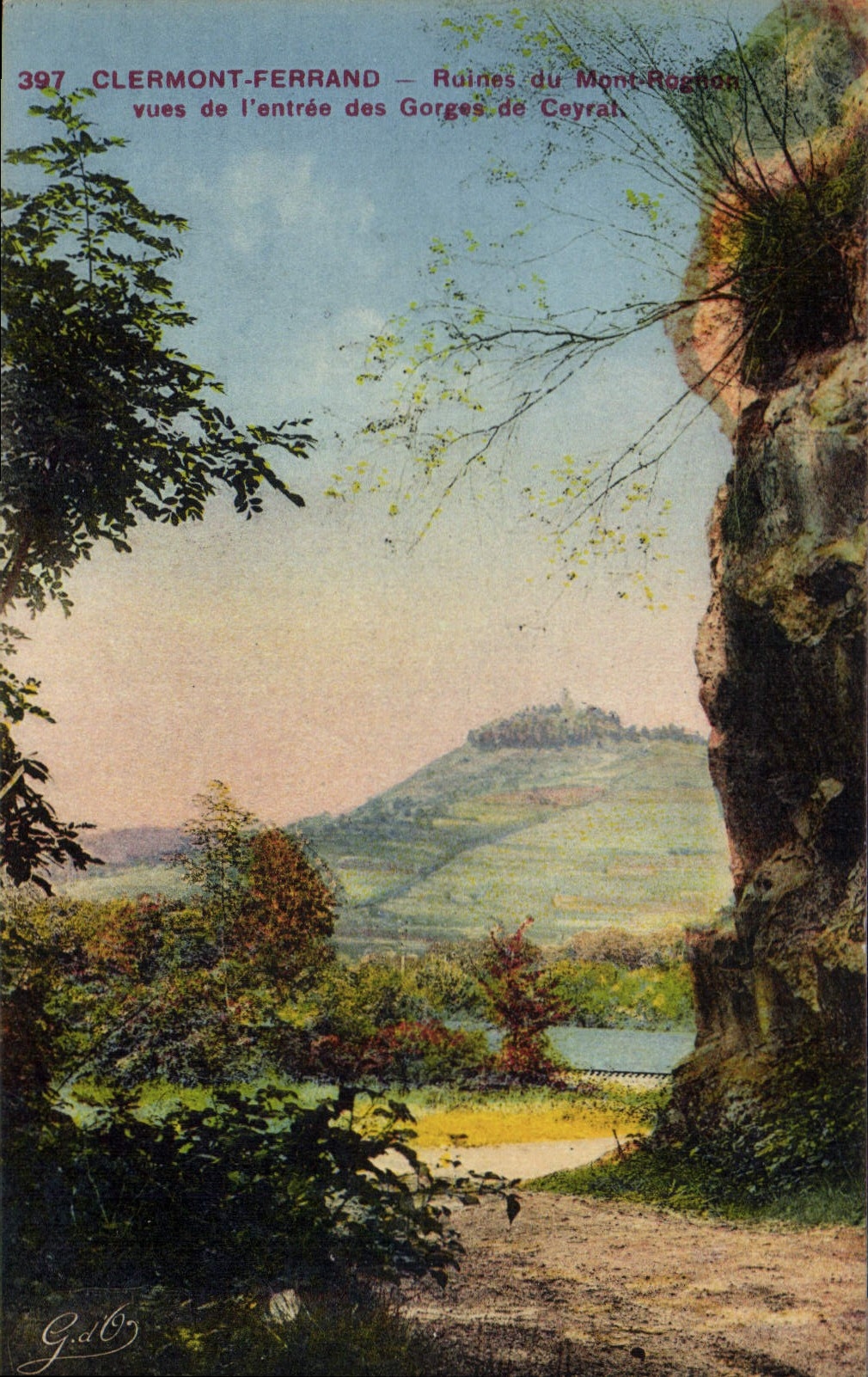 CPA Clermont Ferrand Ruines du Mont Rognon vues de l'entree des Gorges de Ceyral 