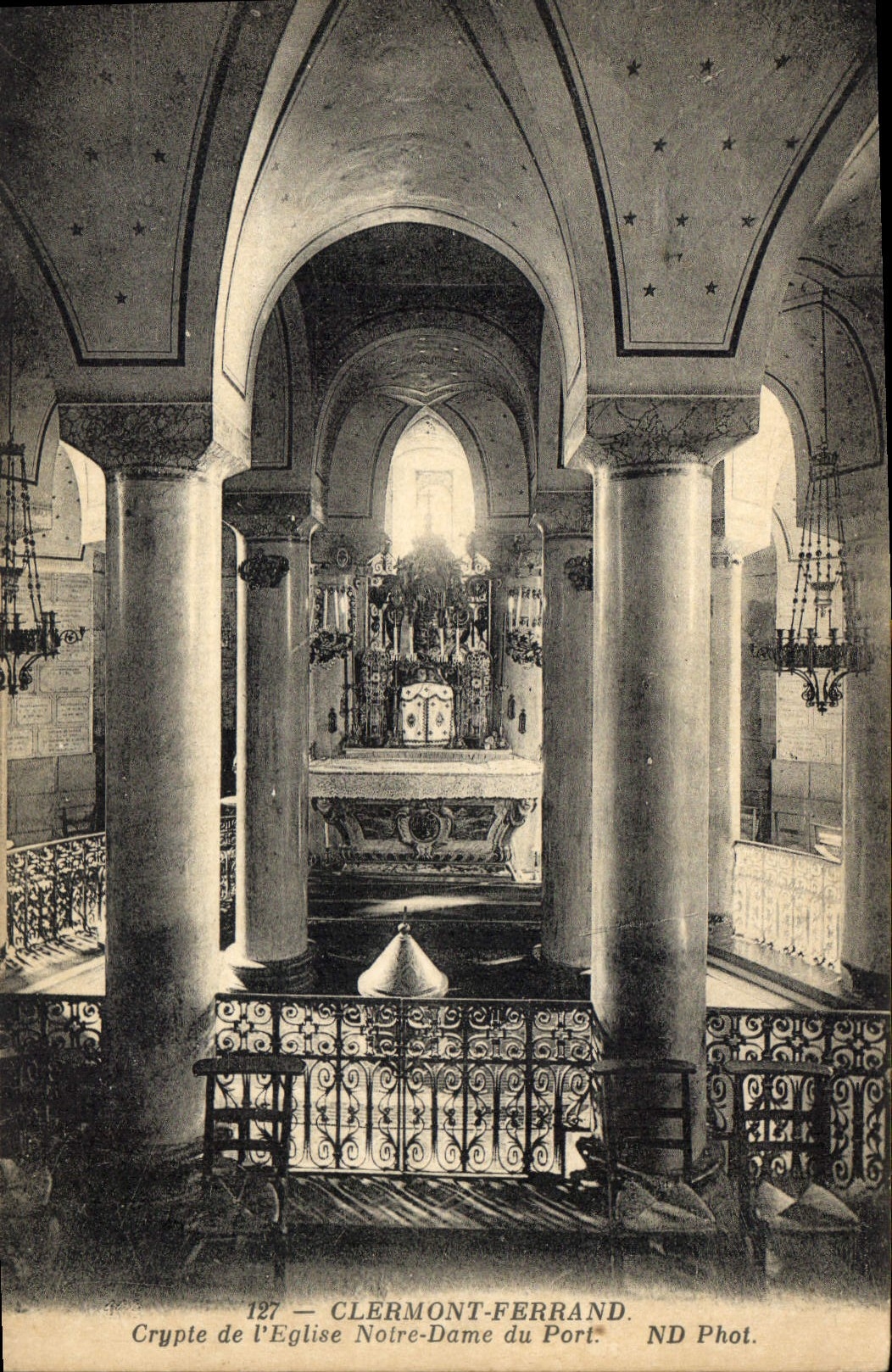 CPA Clermont Ferrand Crypte de l'Eglise Notre Dame du Port 