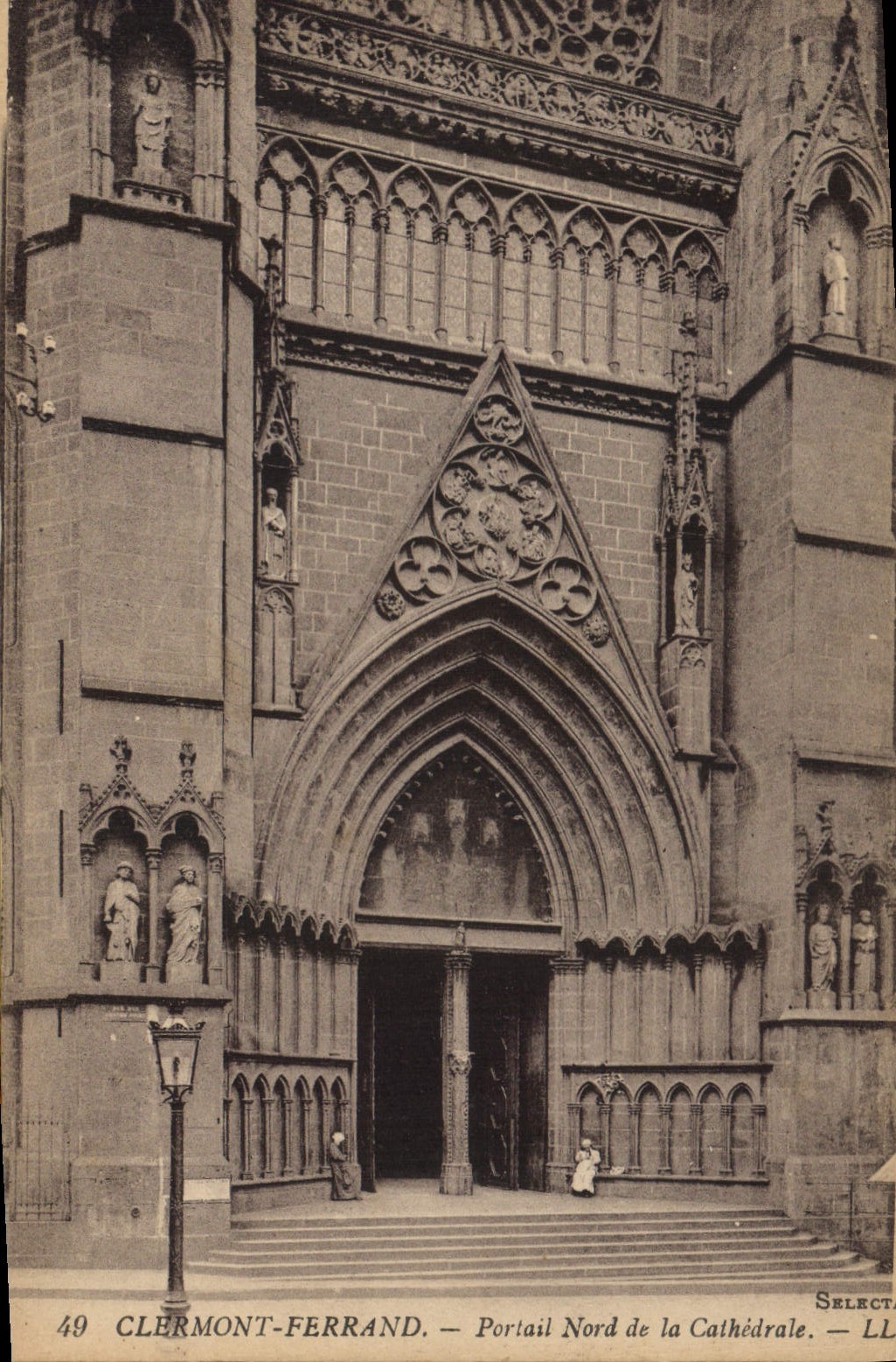 CPA Clermont Ferrand Portail Nord de la Cathedrale 