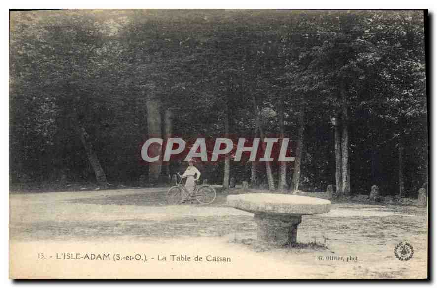 CPA L'Isle Adam S et O La Table de Cassan Velo Cyle