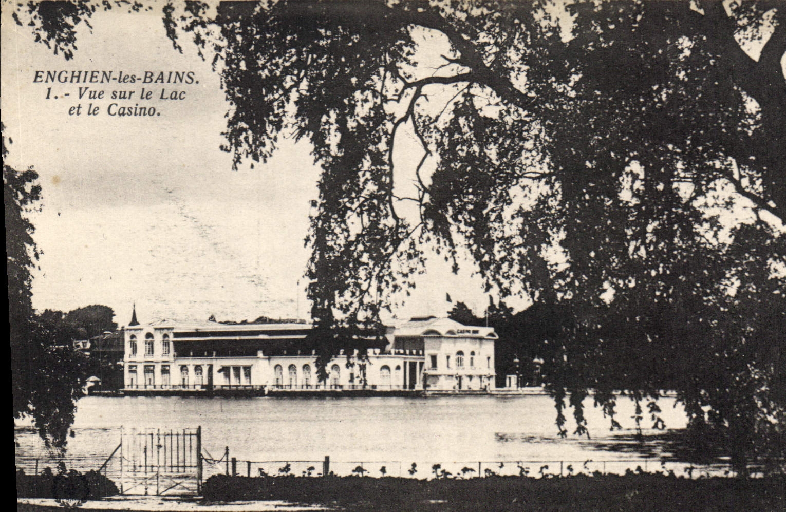 CPA Enghien les Bains Vue sur le Lac et le Casino 