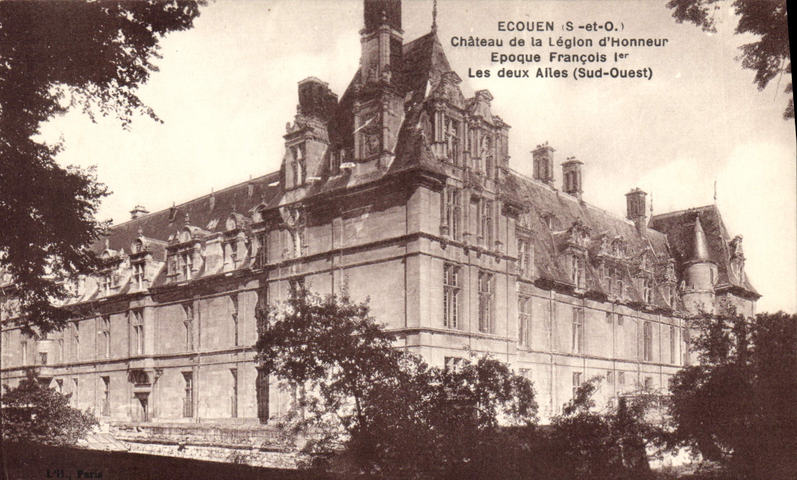 CPA Ecouen S et O Chateau de la Legion d'Honneur Epoque Grancois I Les deux Allees 