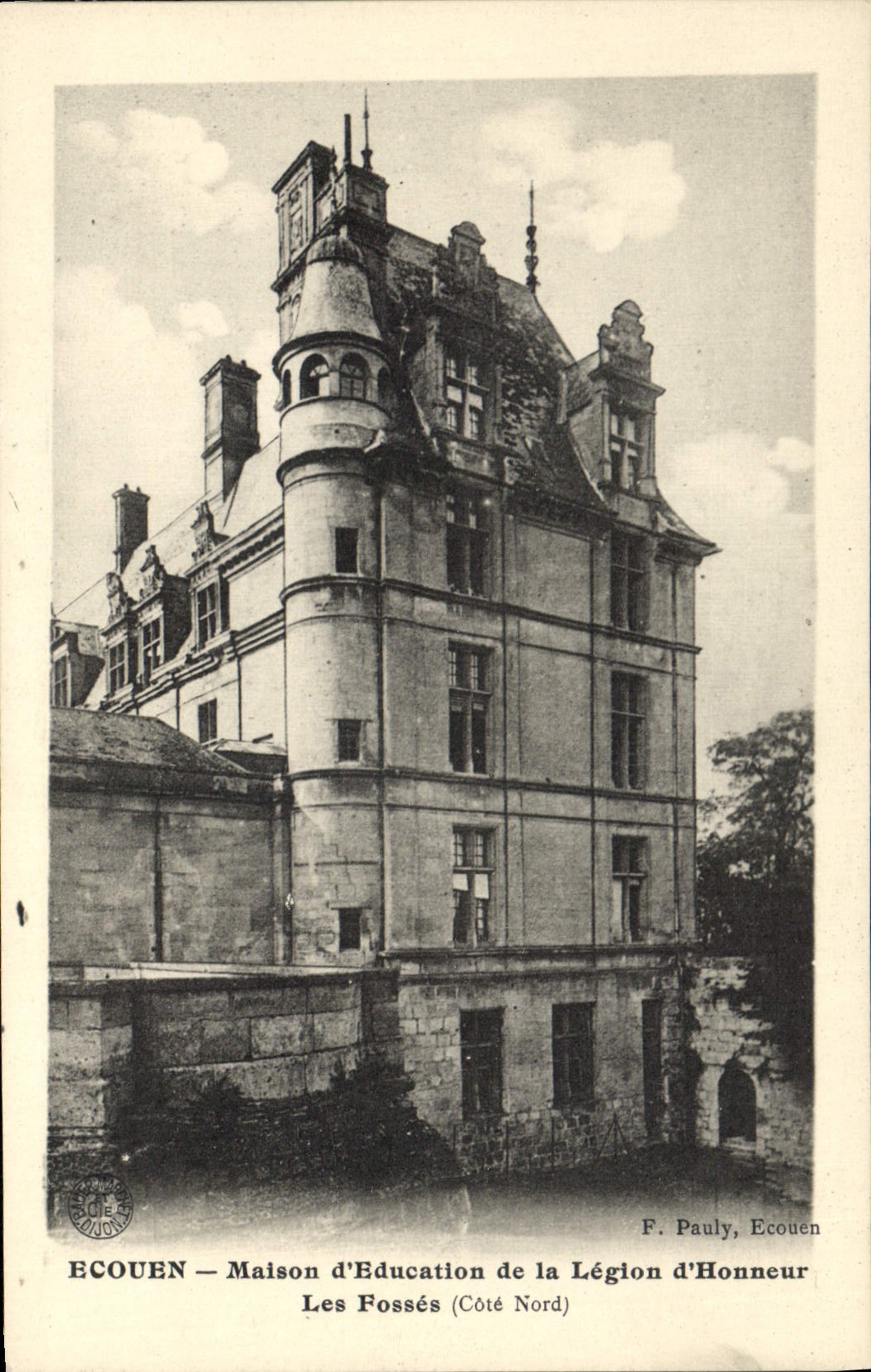CPA Ecouen Maison d'Education de la Leggion d'Honneur Les Fosses 
