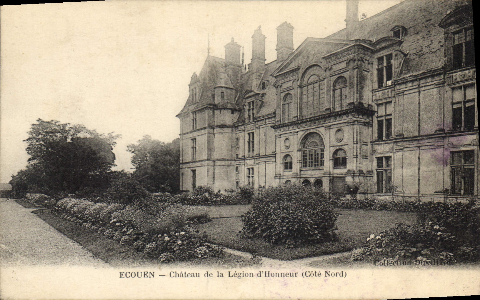 CPA Ecouen Chateau de la Legion d'Honneur 