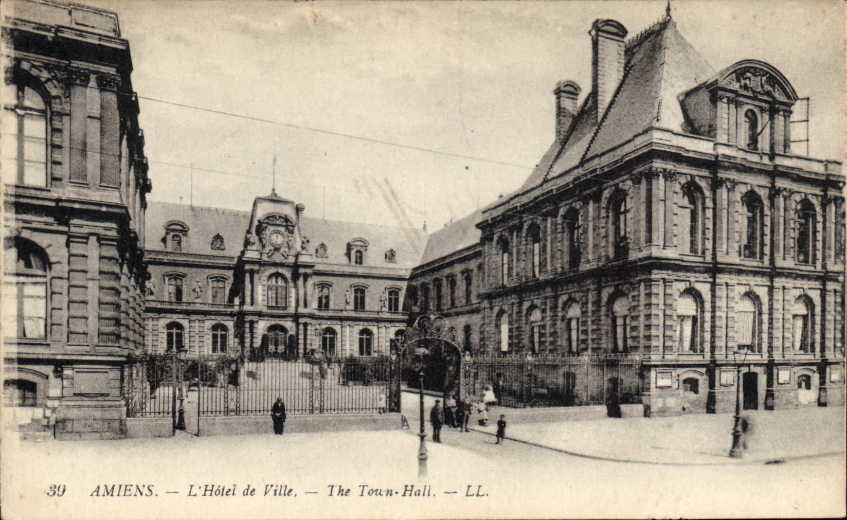 CPA Amiens l'hotel de ville 